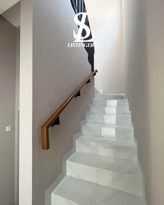 villa magnifa rumah 2 lantai siap huni nempel bintaro