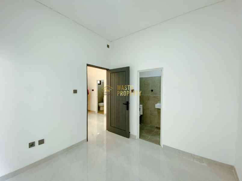 couple babadan rumah cantik siap huni di kalasan