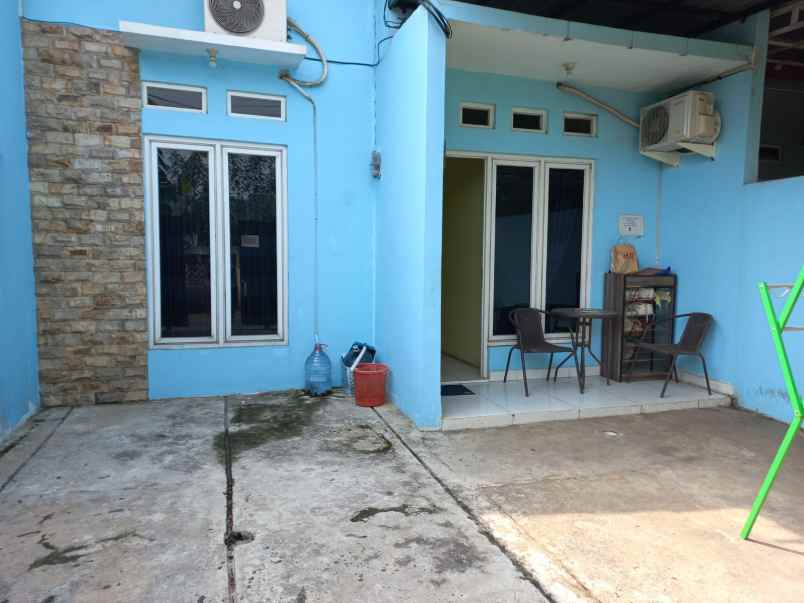 dijual kost jl kampung kebayunan tapos