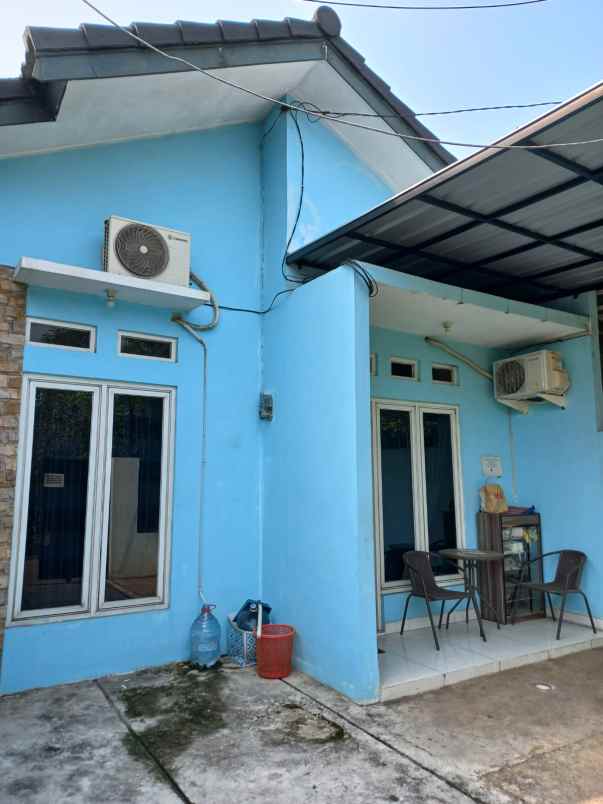 dijual kost jl kampung kebayunan tapos