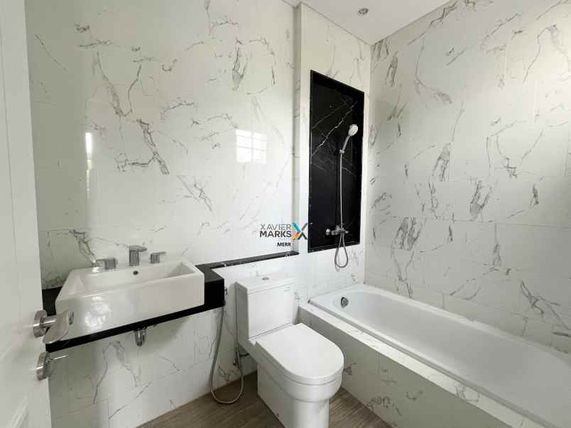 dijual rugi rumah full furnish grand kenjeran bagus