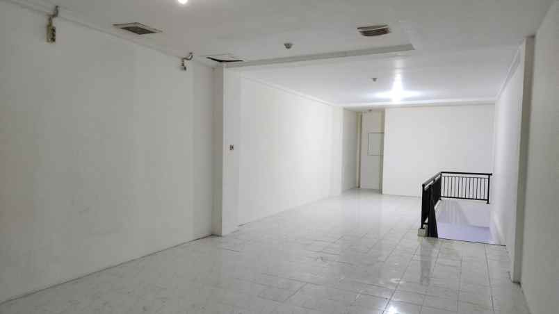 dijual ruko gudang kantor jalan villa bukit mas