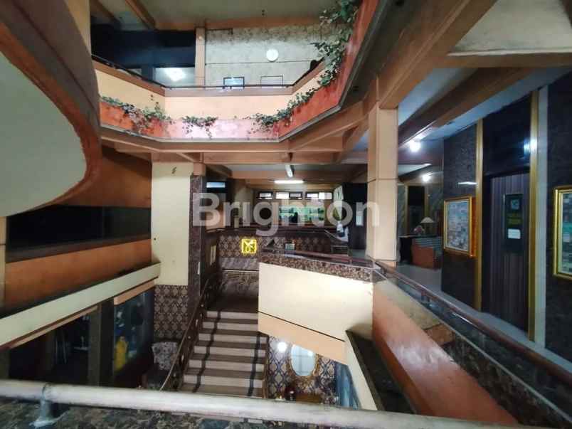 dijual ruko gudang kantor raya manyar