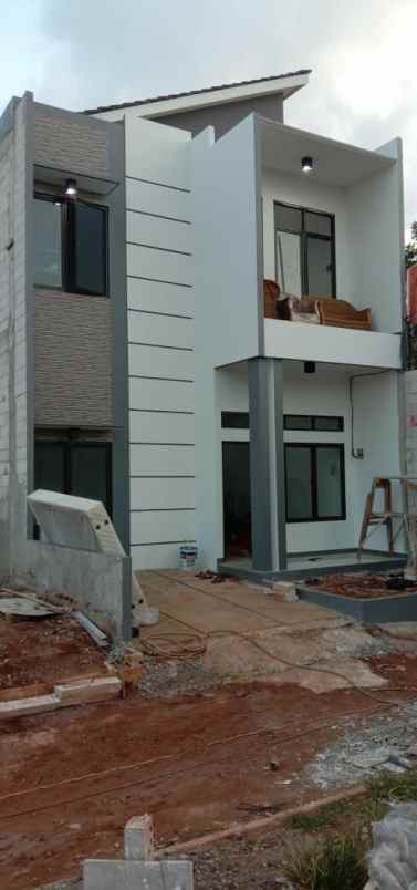 dijual rumah 2 lantai dekat grand galaxy bekasi