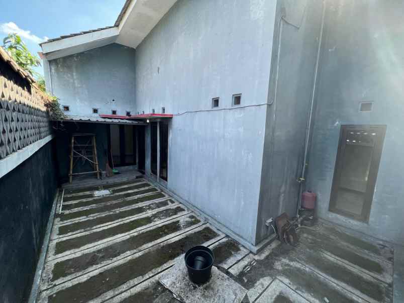 dijual rumah banjeng