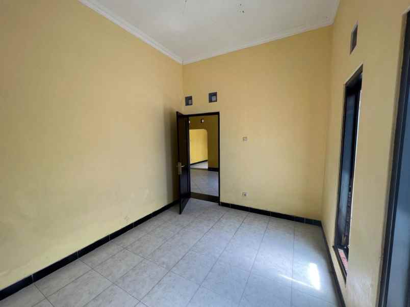 dijual rumah banjeng