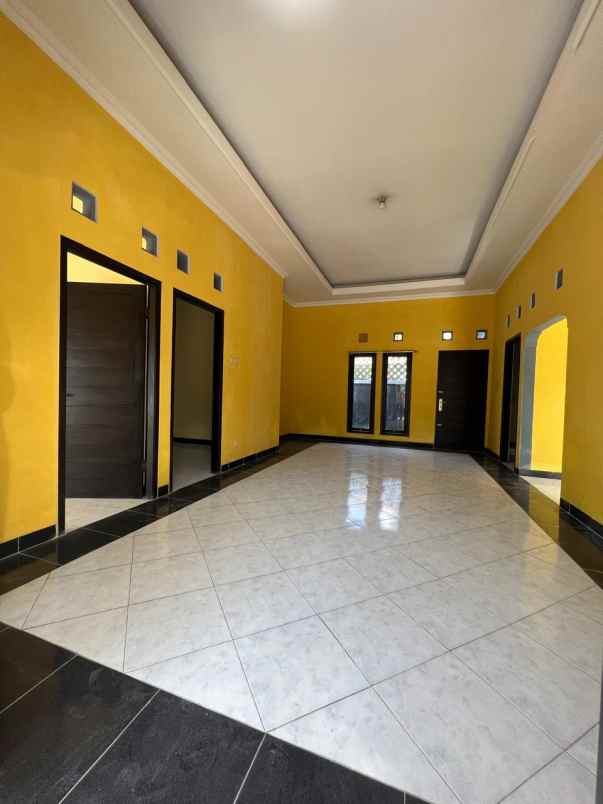 dijual rumah banjeng