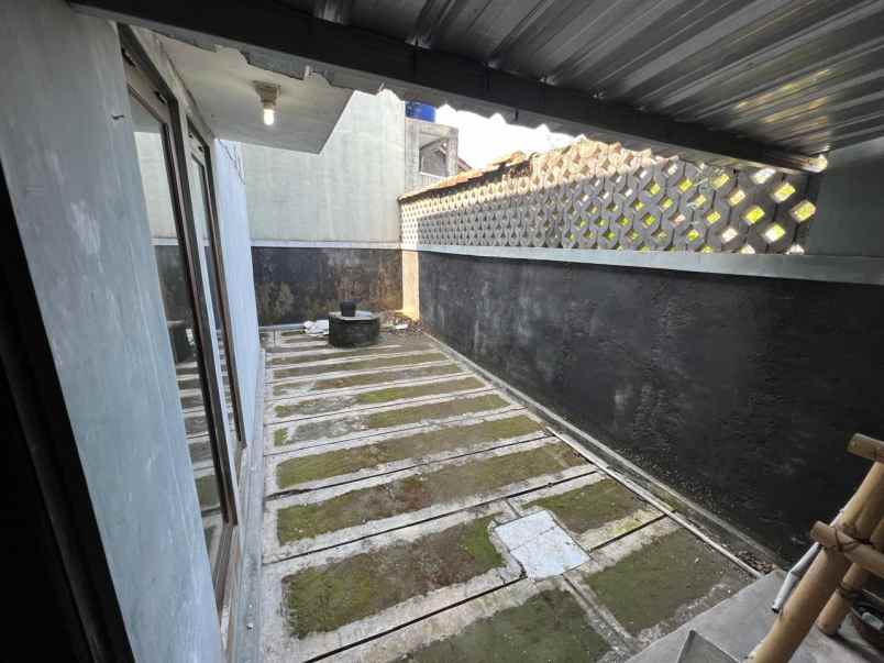 dijual rumah banjeng