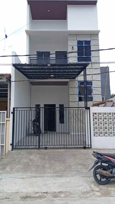 dijual rumah baru di harapan indah bekasi c1063