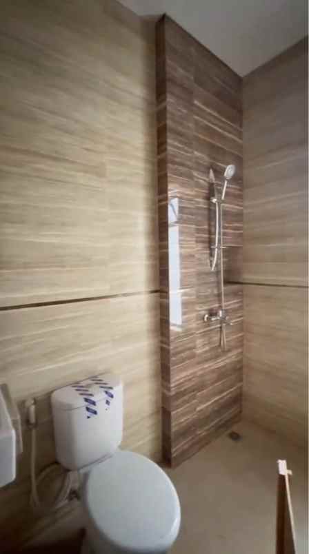 dijual rumah baru posisi hook daerah antapani