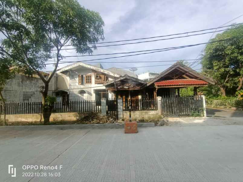 dijual rumah belakang mall kelapa