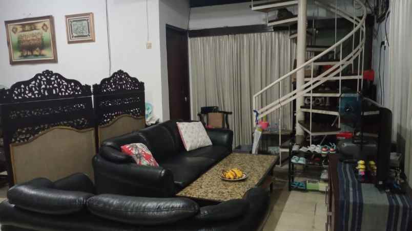 dijual rumah bendungan hilir tanah