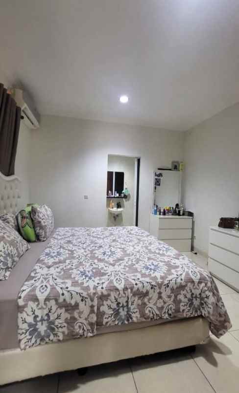 dijual rumah bsd city
