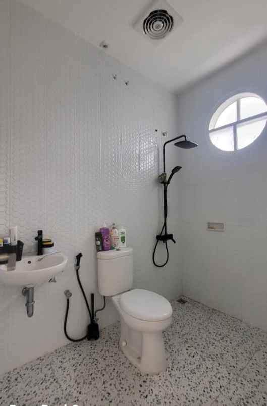 dijual rumah bsd city