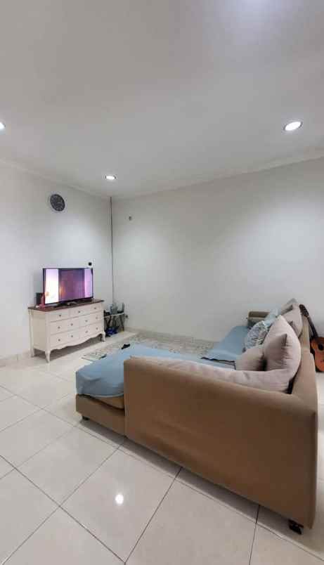dijual rumah bsd city
