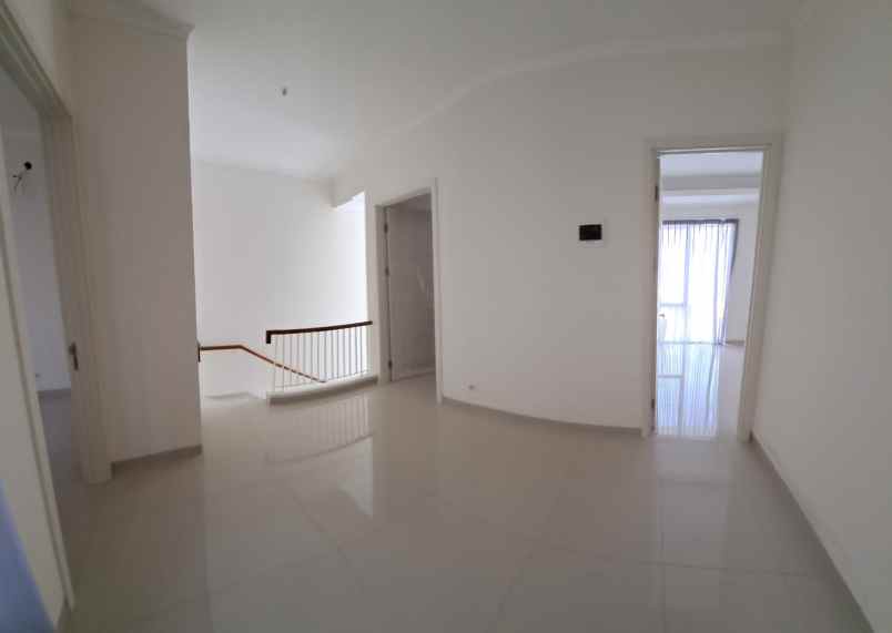 dijual rumah catriona suvarna sutera