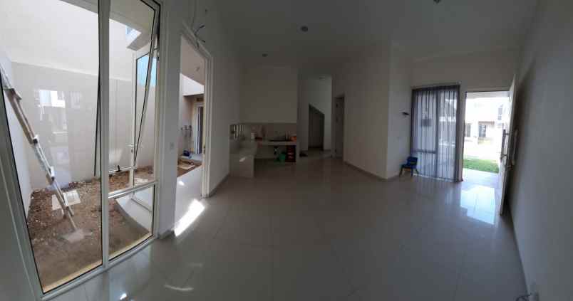 dijual rumah catriona suvarna sutera