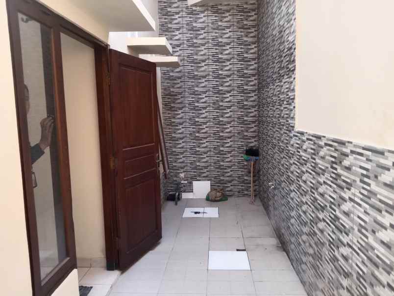 dijual rumah caturtunggal kabupaten