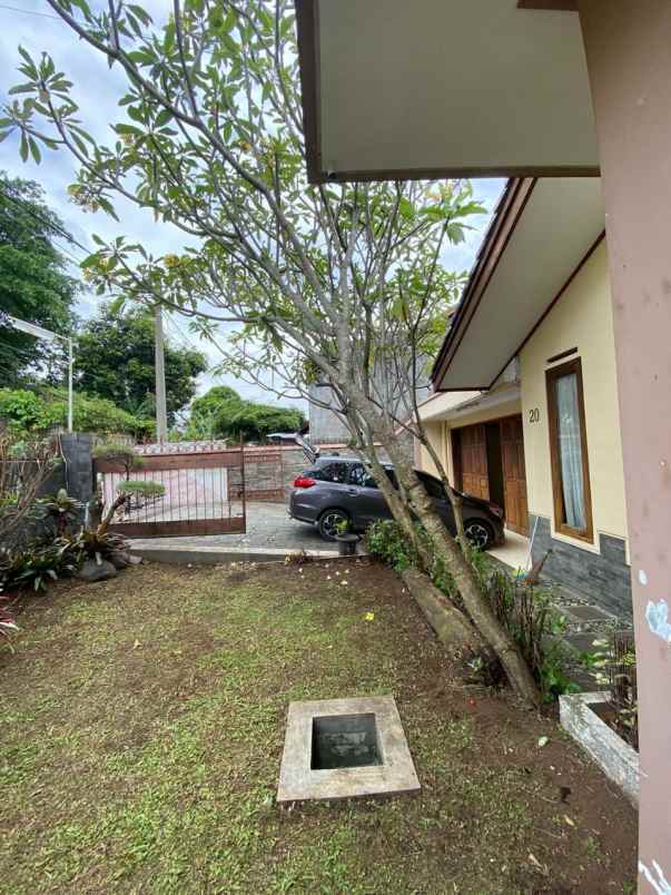 dijual rumah cigadung selatan i 20