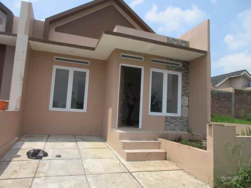 dijual rumah cihanjuang bandung barat