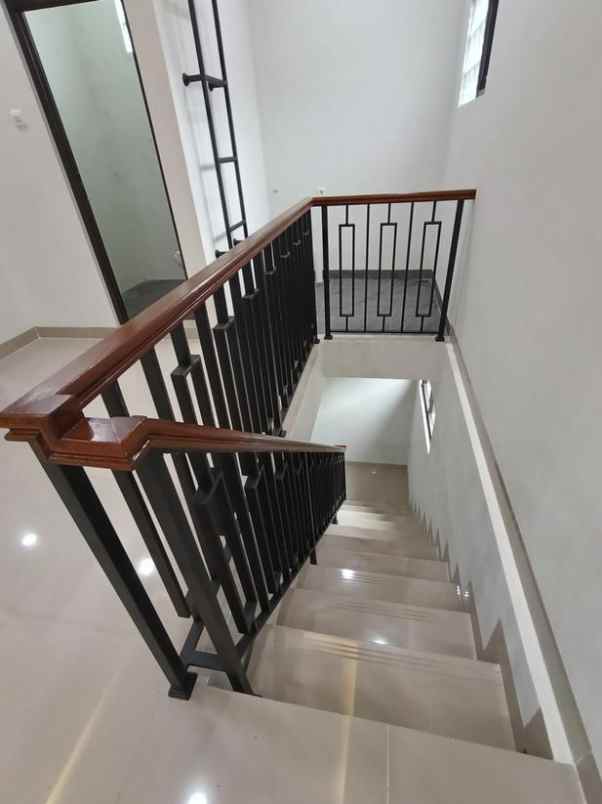 dijual rumah cijaura