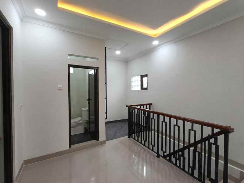 dijual rumah cijaura