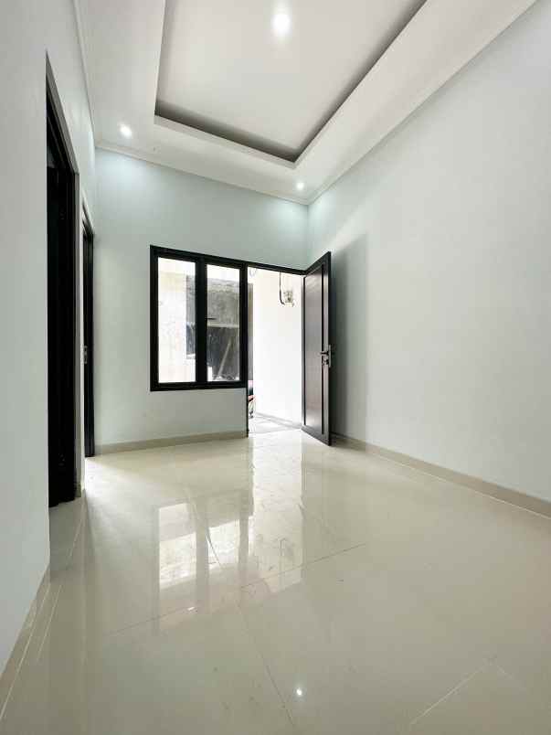 dijual rumah cililitan