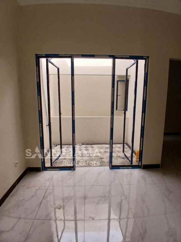 dijual rumah cilodong