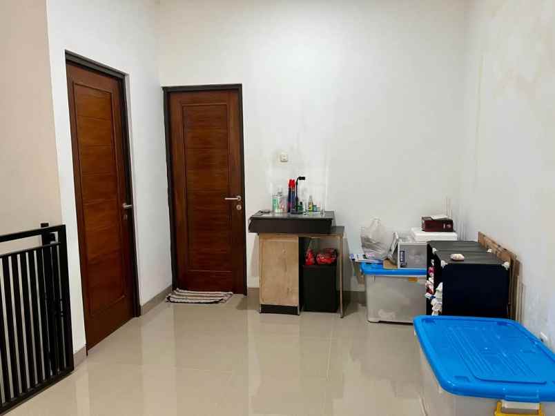 dijual rumah cinere depok