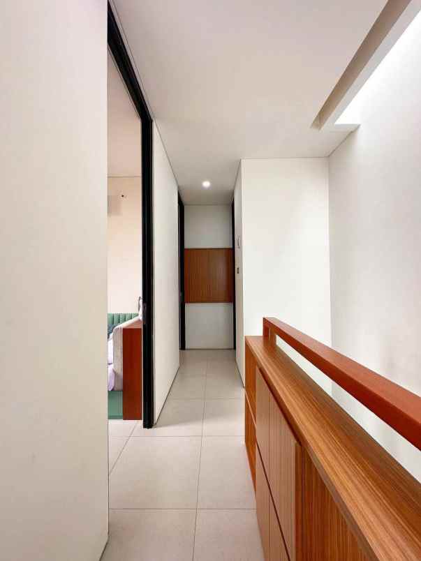 dijual rumah ciracas