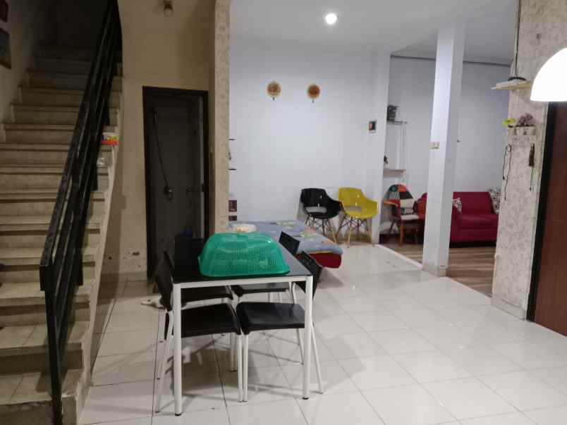 dijual rumah cirendeu pisangan ciputat