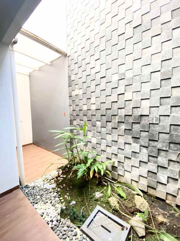 dijual rumah cluster grand villa