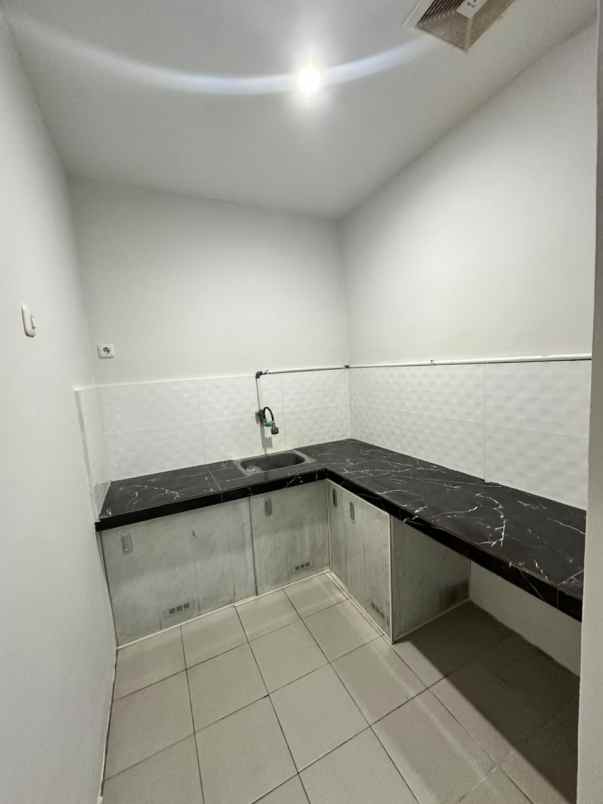 dijual rumah darmo indah selatan kec
