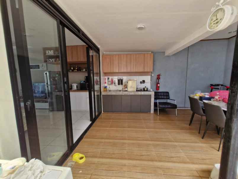 dijual rumah di kota baru parahyangan