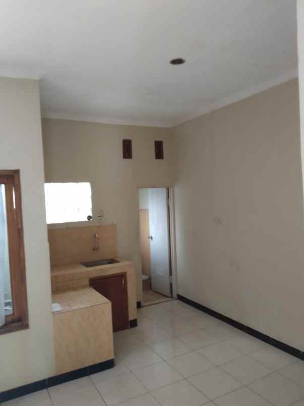 dijual rumah di perumahan taman kopo indah 3