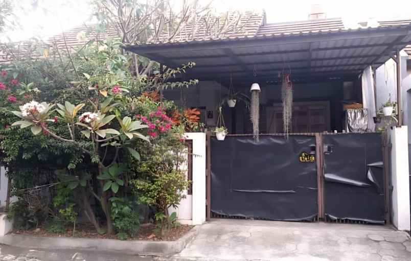 dijual rumah di perumahan taman kopo indah 3