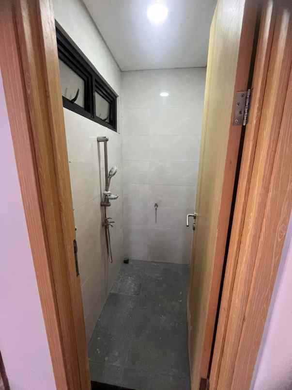 dijual rumah diblulukan colomadu karanganyar