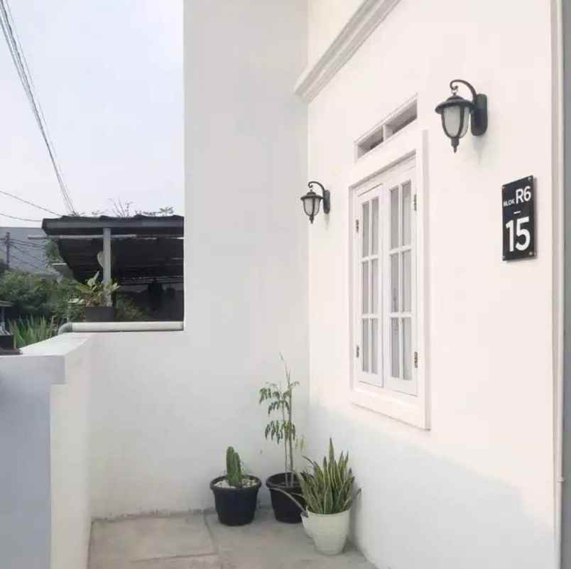 dijual rumah dukuh zamrud