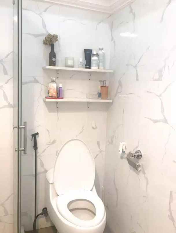 dijual rumah dukuh zamrud