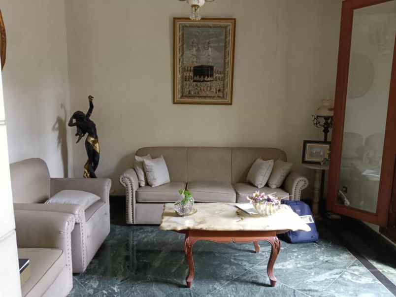 dijual rumah duren tiga