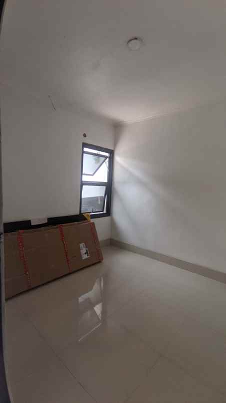 dijual rumah girya kebraon