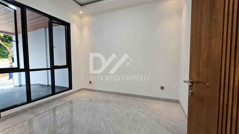 dijual rumah gr graha raya