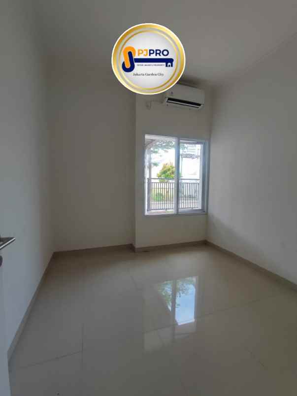 dijual rumah grand mahkota 1