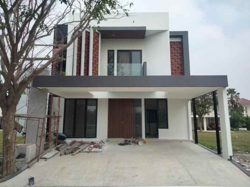 dijual rumah grand pakuwon
