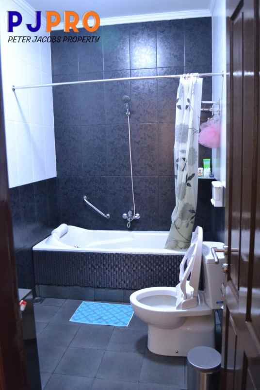 dijual rumah harapan indah dalam cluster