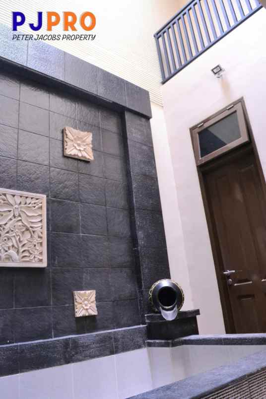 dijual rumah harapan indah dalam cluster