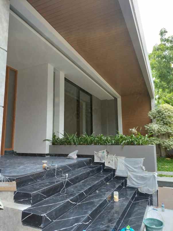 dijual rumah imperial golf pakuwon indah