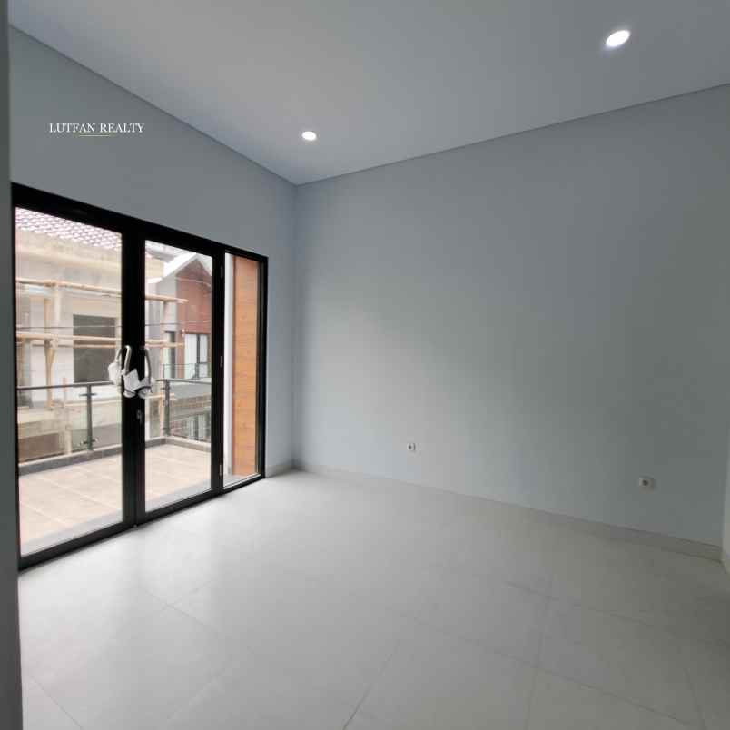 dijual rumah jagakarsa