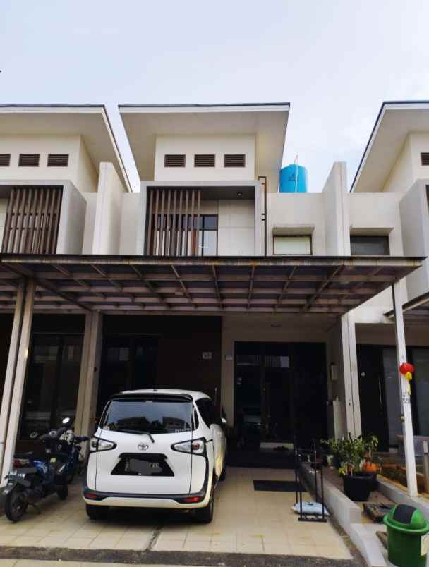 dijual rumah jakarta garden city