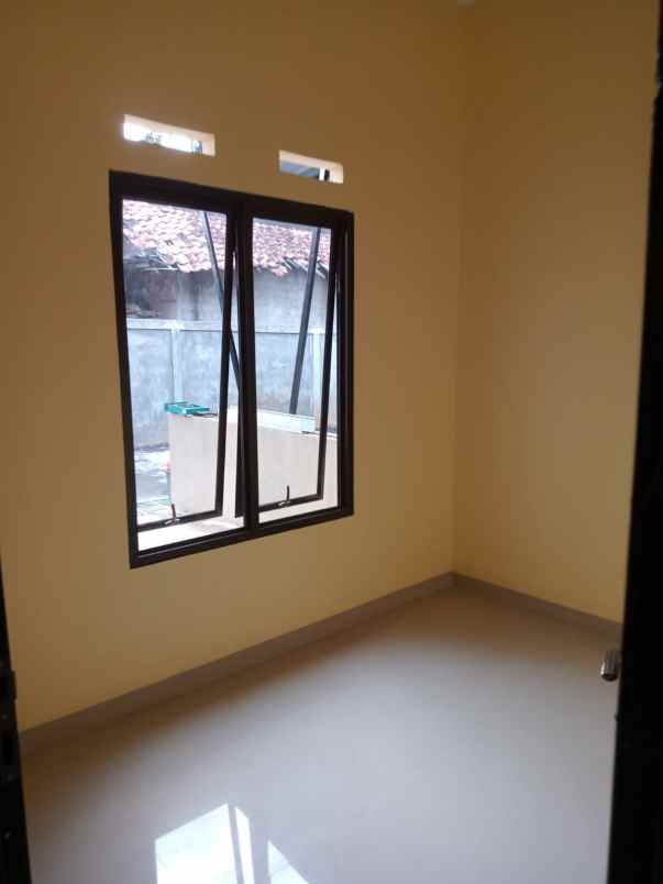 dijual rumah jalan h kocen kalimulya